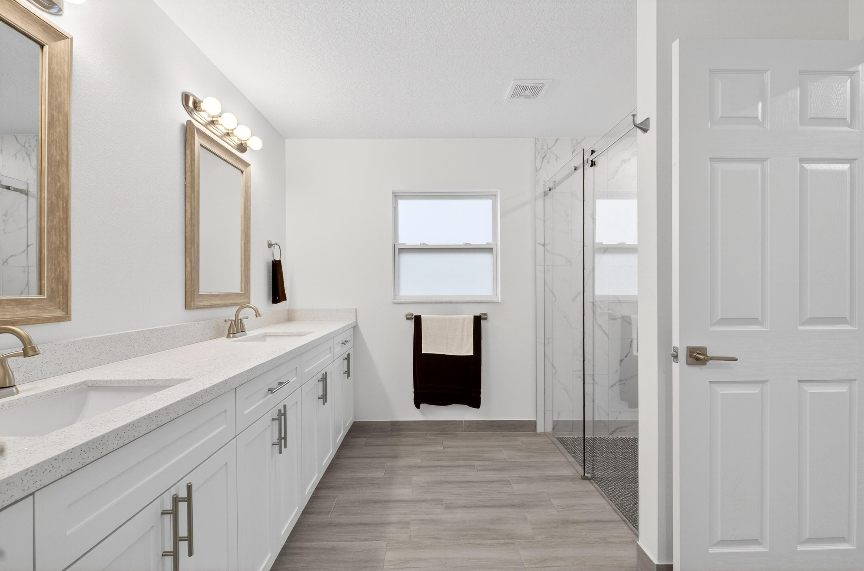 VERO LAKE ESTATES UNIT O - Residential