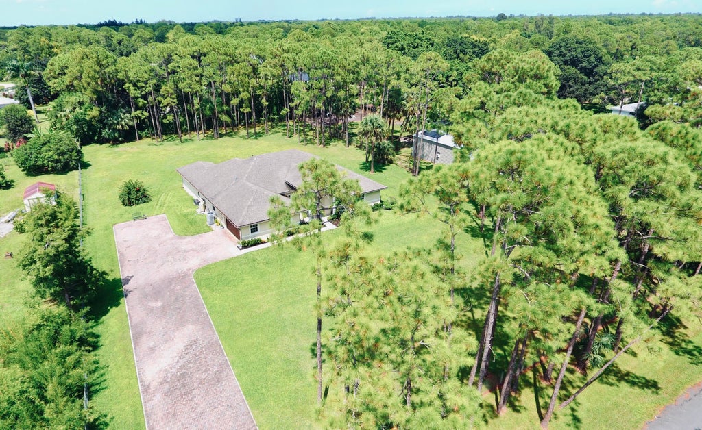 Photo of 11245 153rd Court N, Jupiter, FL 33478 (MLS # R11019057)
