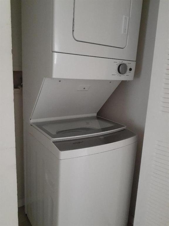 COCO PARC CONDO - Residential Lease