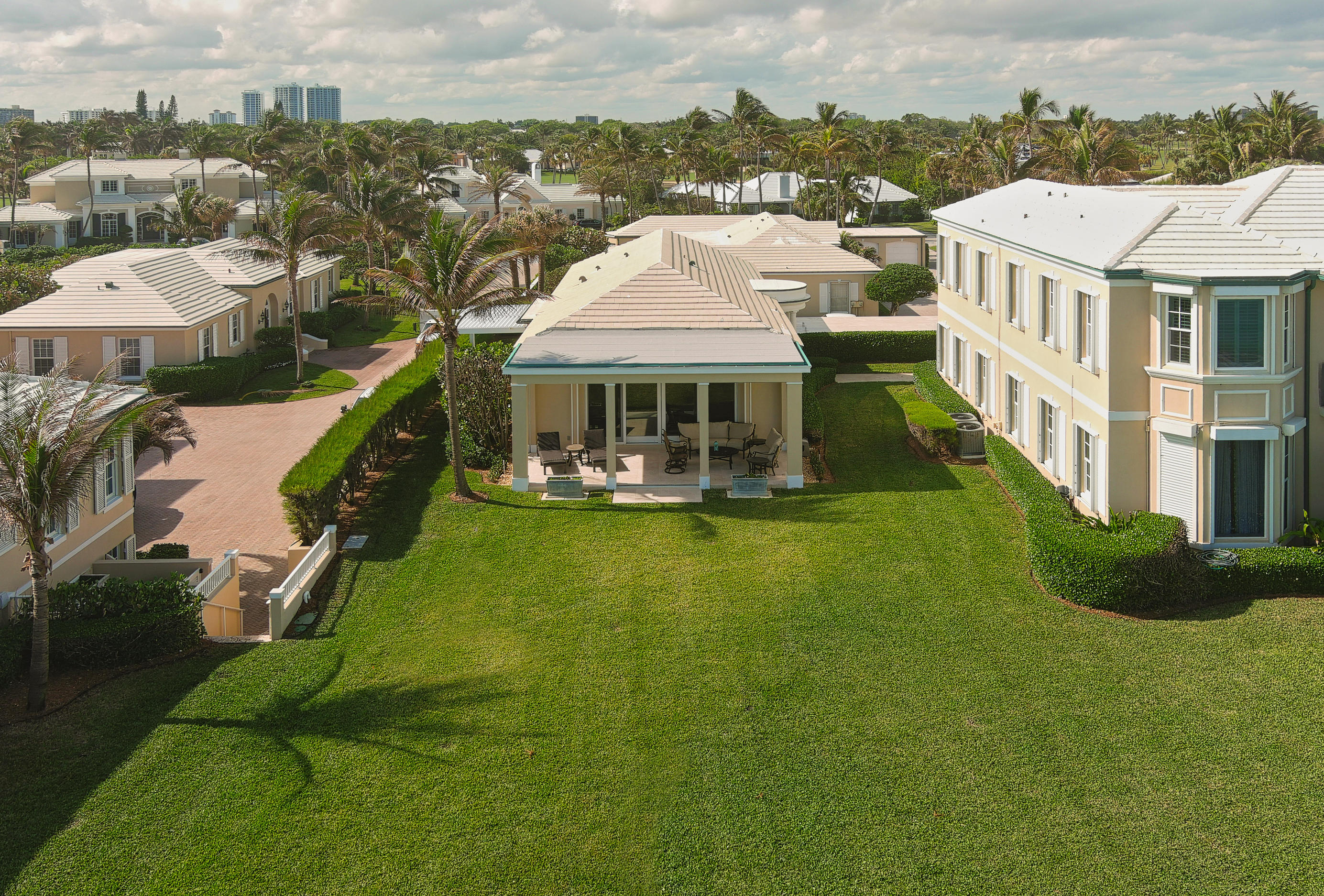 OCEAN HOUSE FOUR CONDO - Residential