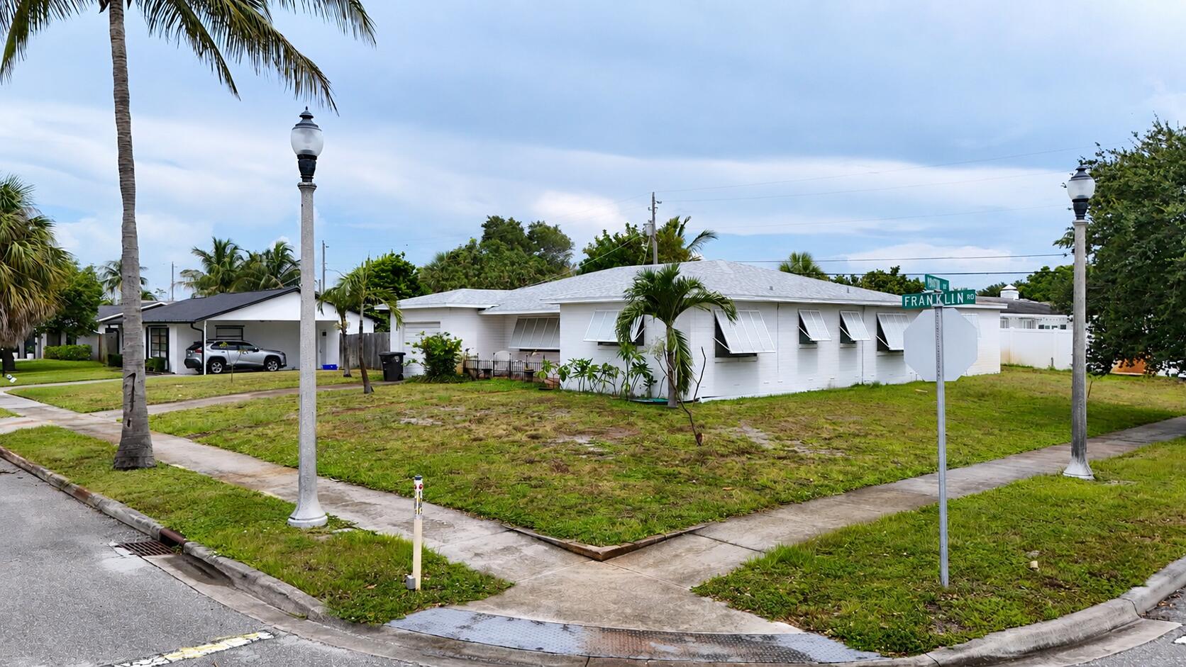 325 Franklin Road