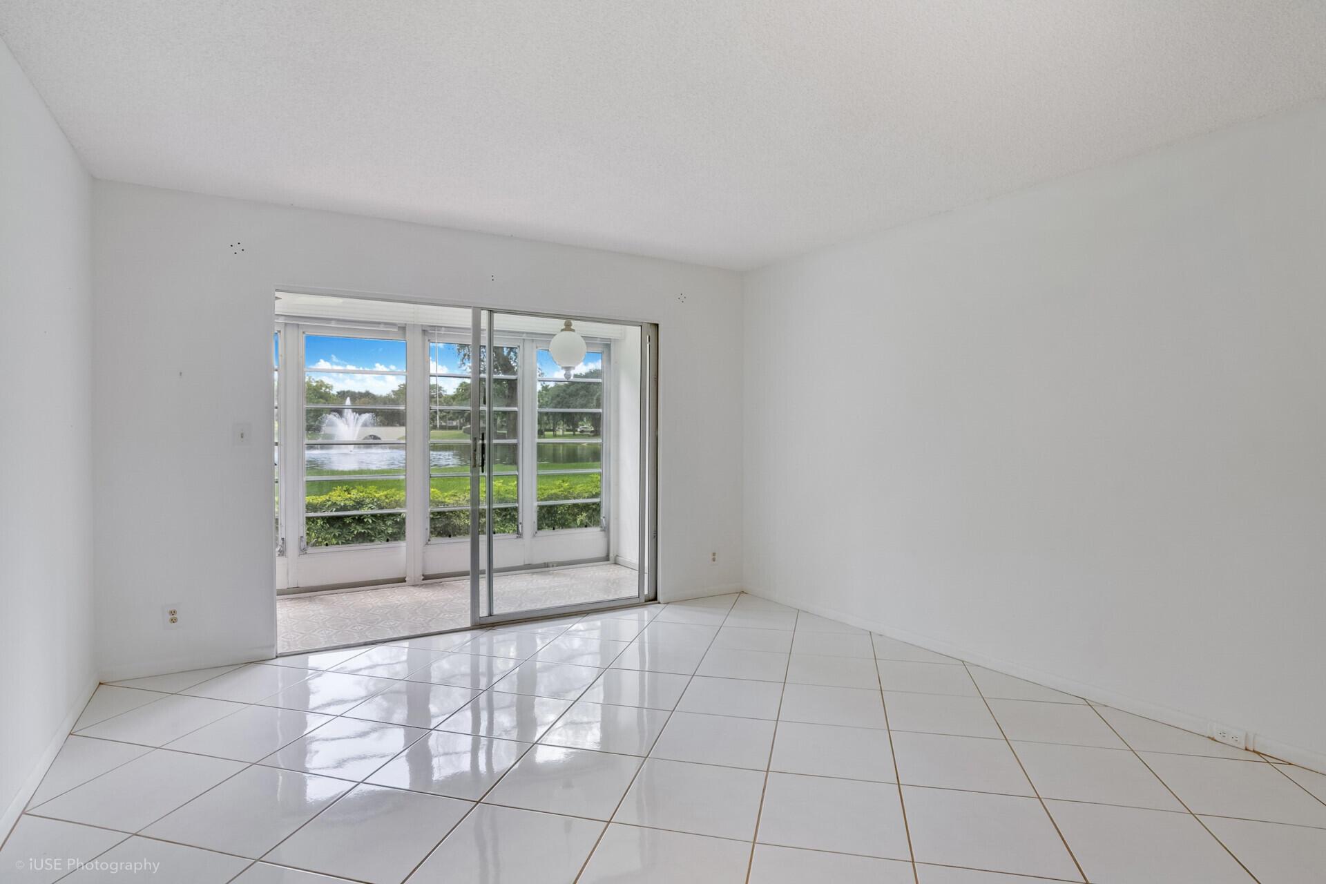 LUCAYA VILLAGE 1-E CONDO - Residential