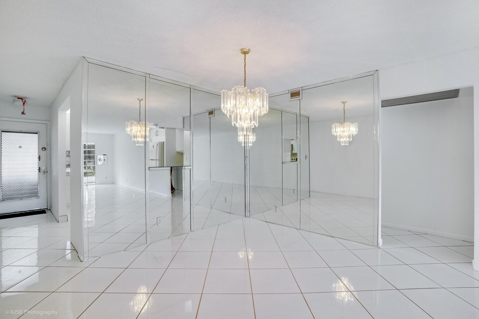 LUCAYA VILLAGE 1-E CONDO - Residential