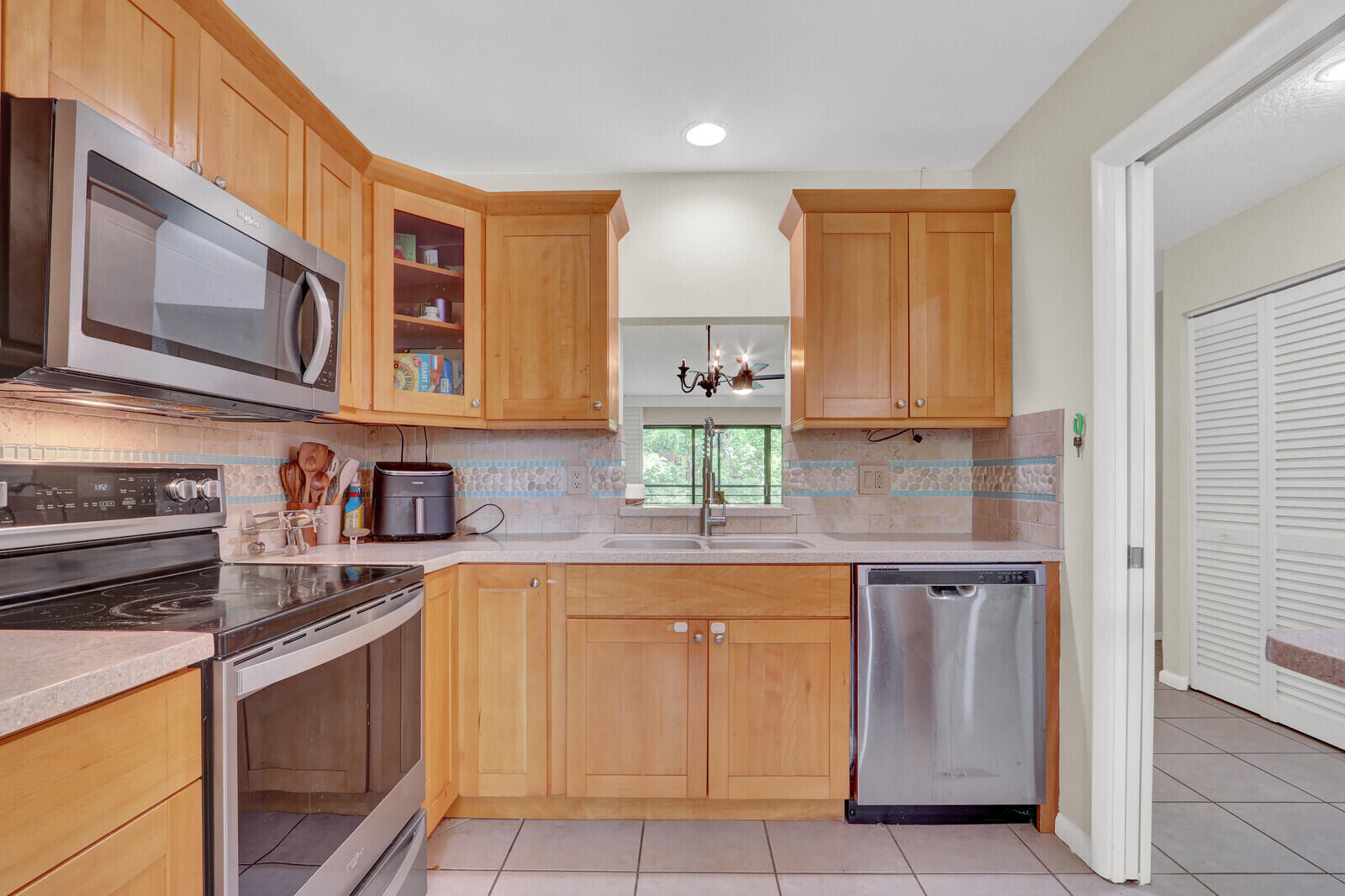 DELRAY OAKS WEST CONDO - Residential Lease