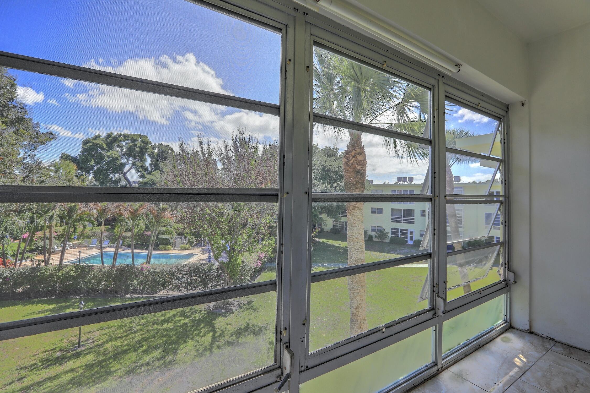 """ROYAL PARK BLDGS E, W & N""" - Residential