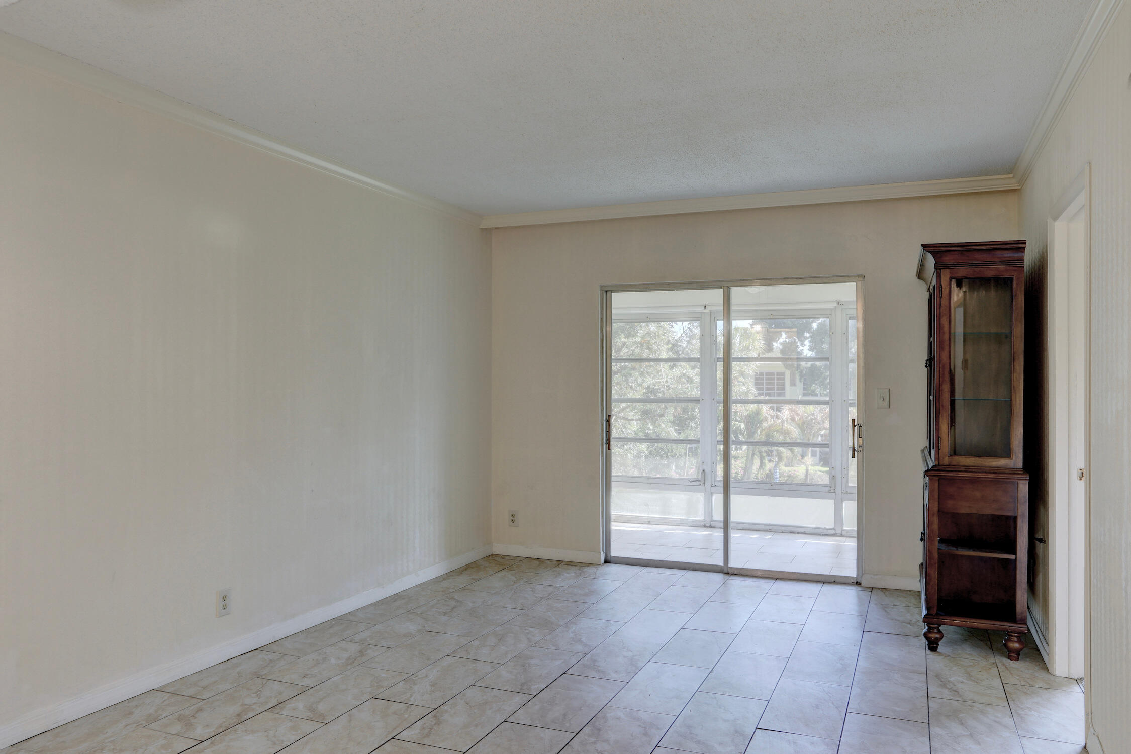 """ROYAL PARK BLDGS E, W & N""" - Residential