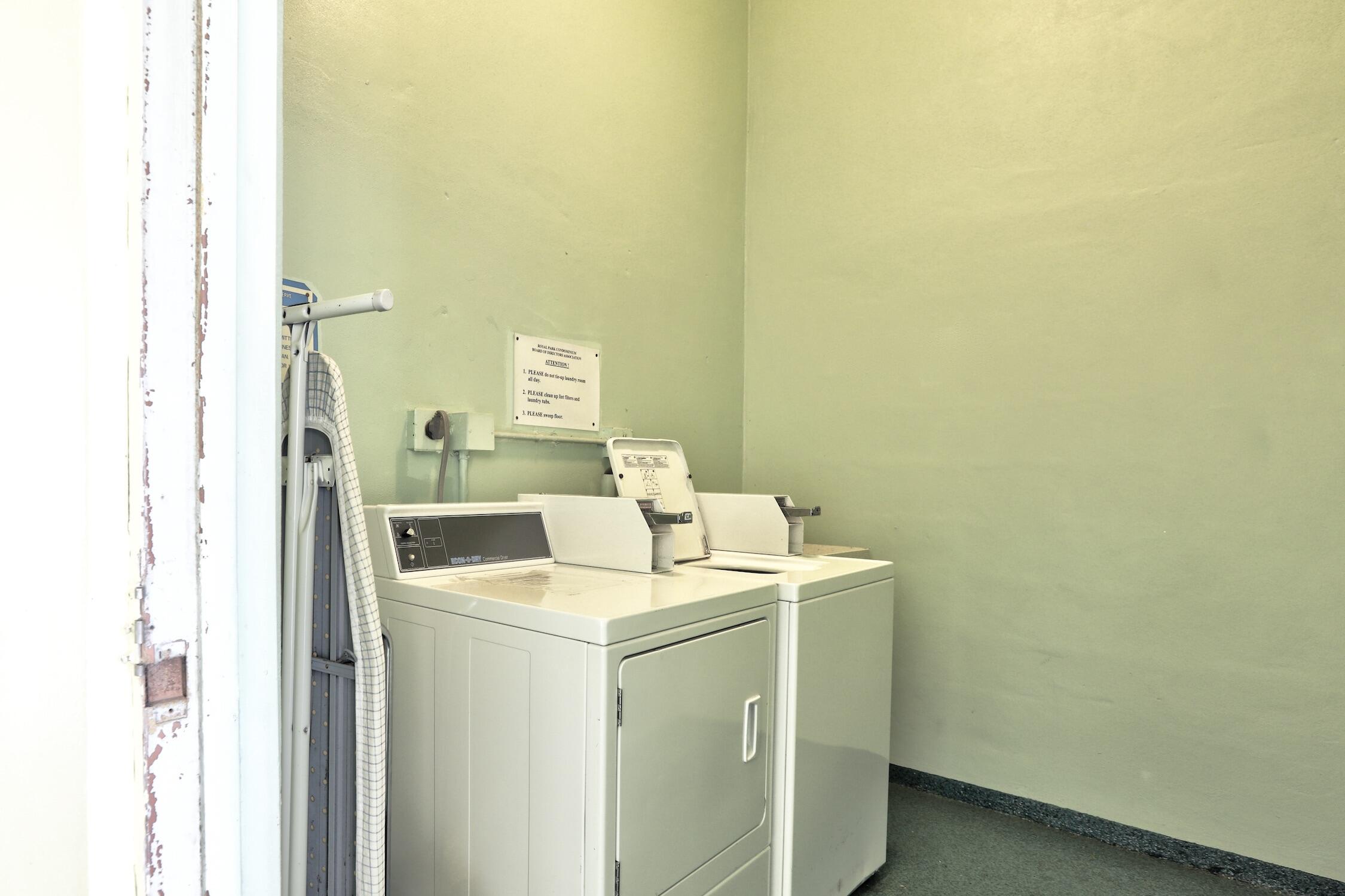 """ROYAL PARK BLDGS E, W & N""" - Residential