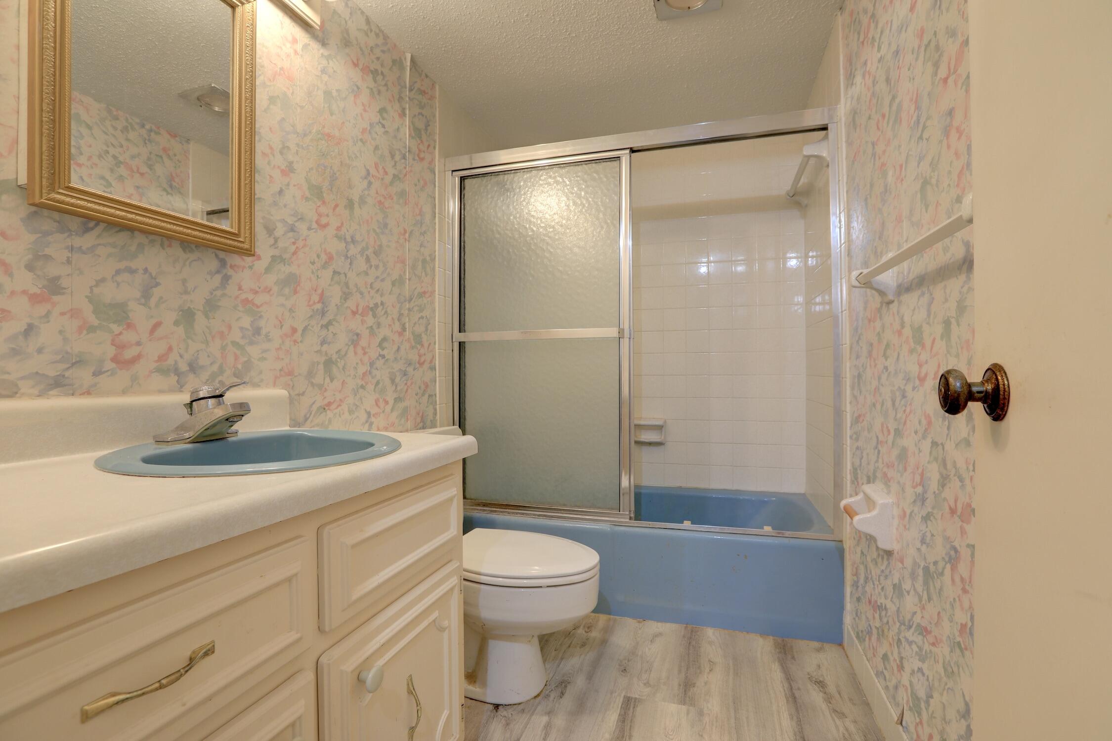 """ROYAL PARK BLDGS E, W & N""" - Residential