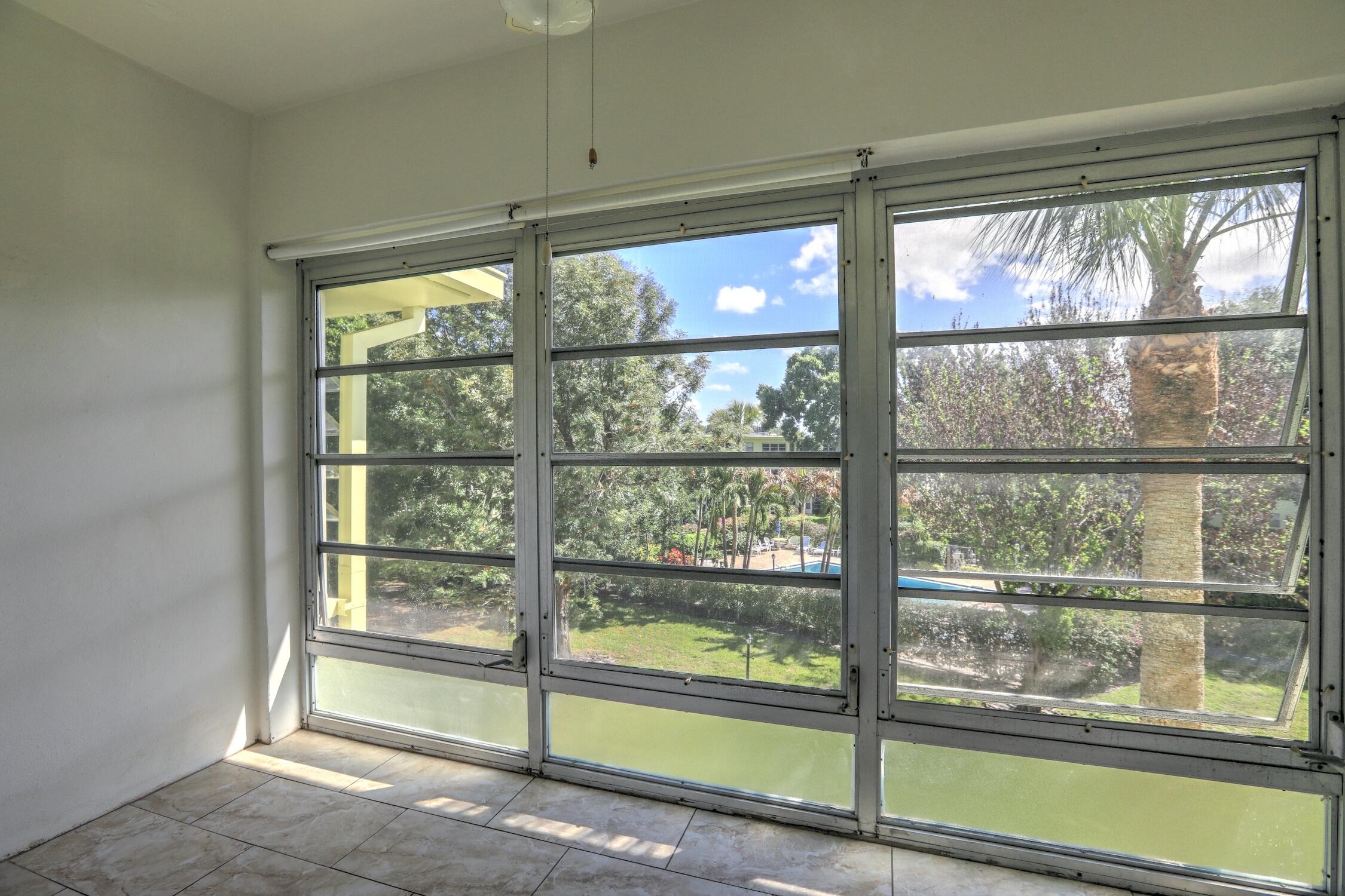 """ROYAL PARK BLDGS E, W & N""" - Residential