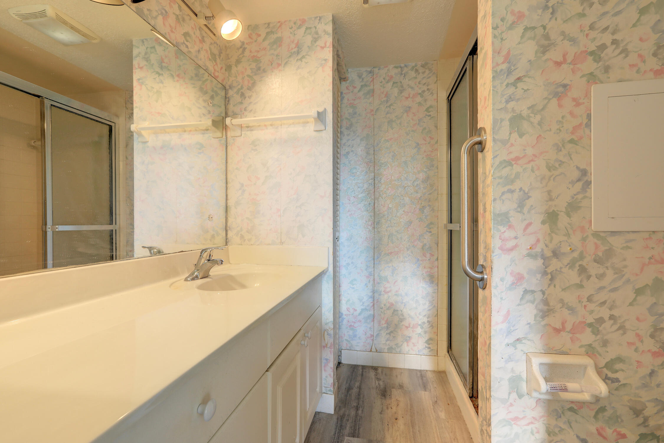 """ROYAL PARK BLDGS E, W & N""" - Residential