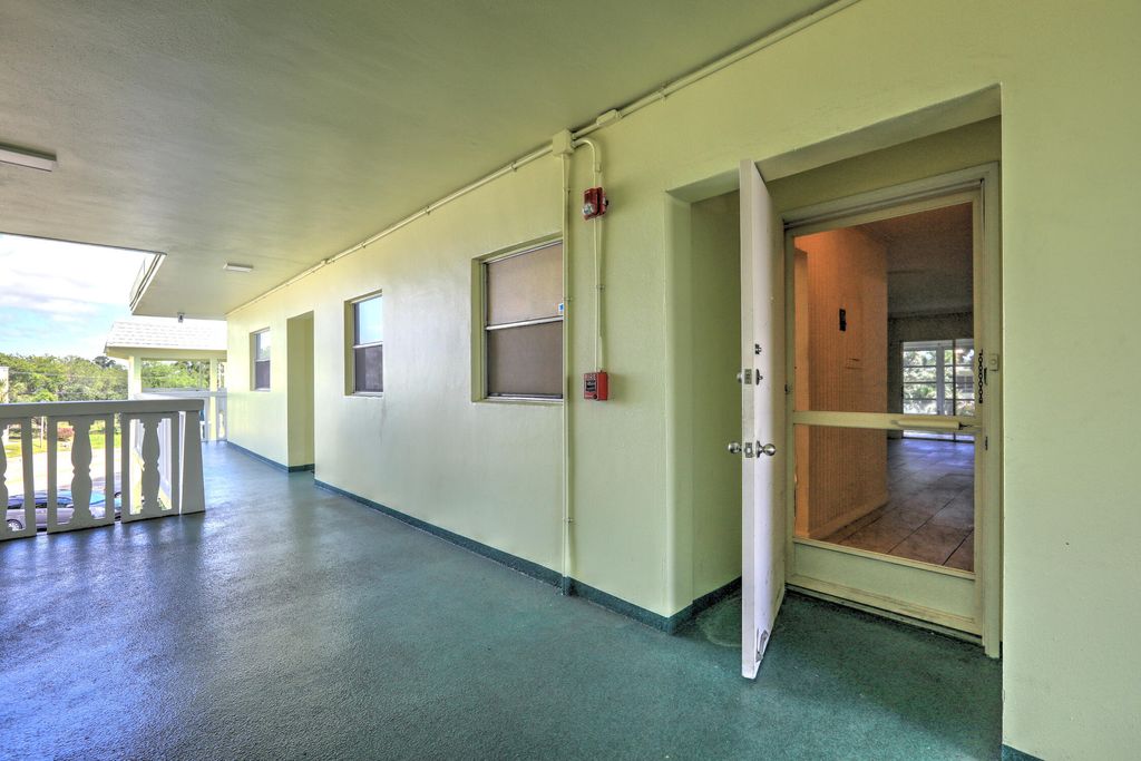 Photo of 1100 Ponce De Leon Circle #305, Vero Beach, FL 32960 (MLS # B26018165)
