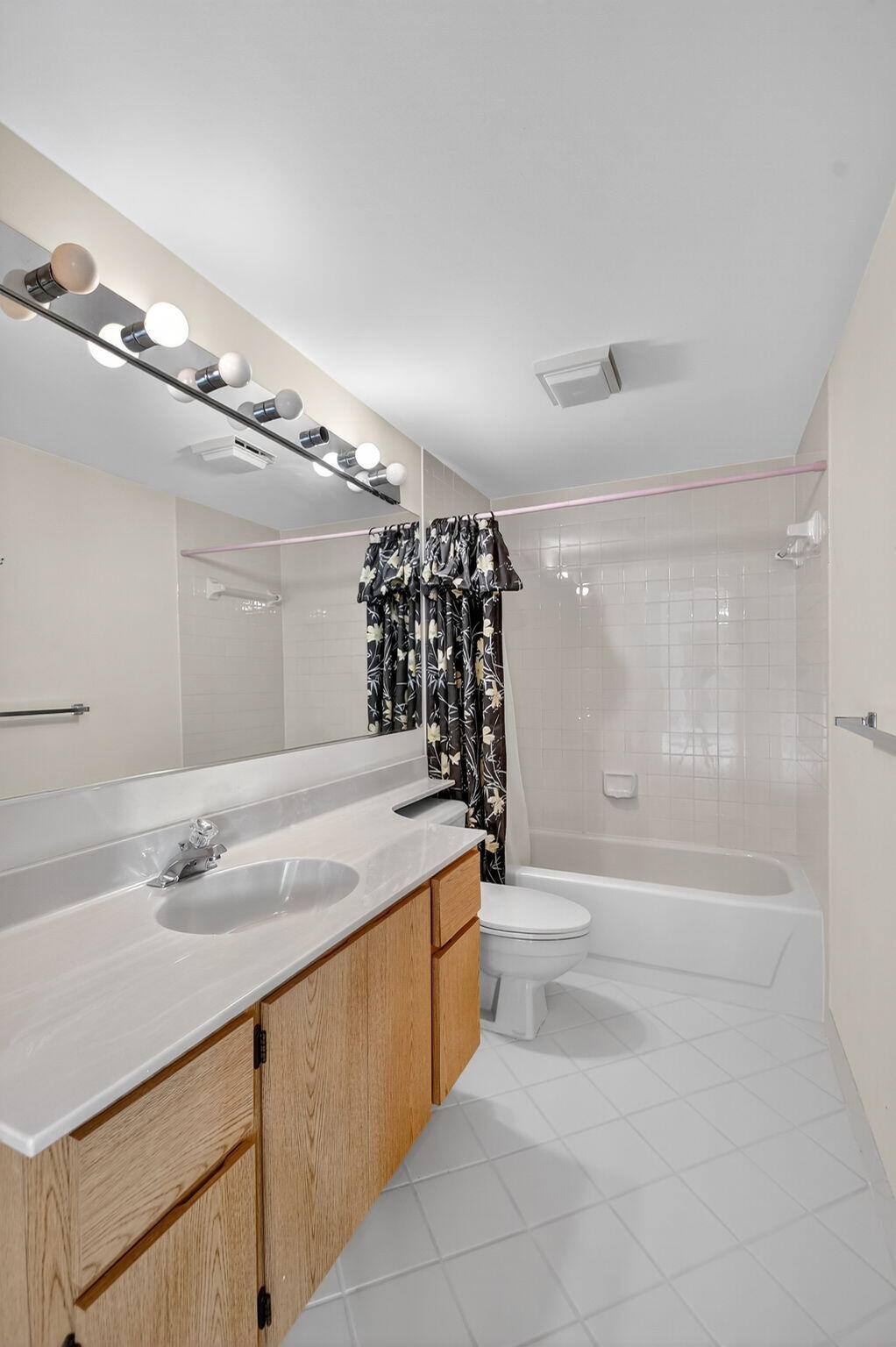 VILLAGE OF SANDALWOOD LAK - Residential