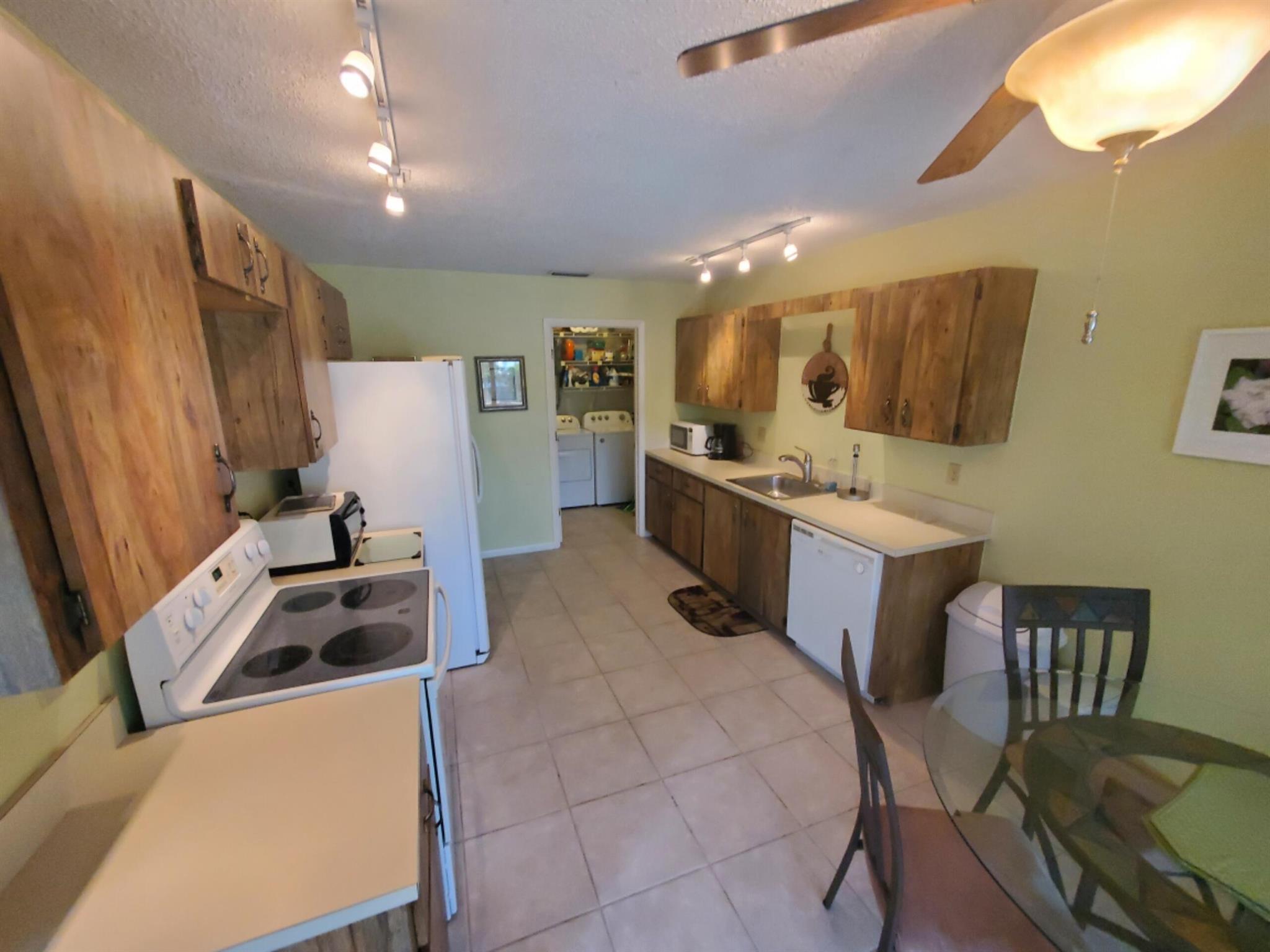 EASTVIEW VILLAGE SQUARE C - Residential