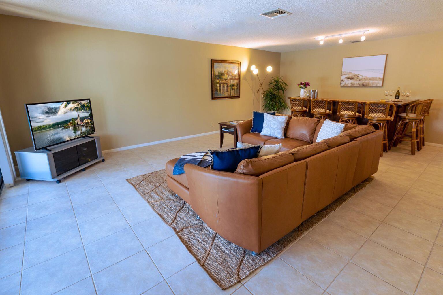 EASTVIEW VILLAGE SQUARE C - Residential