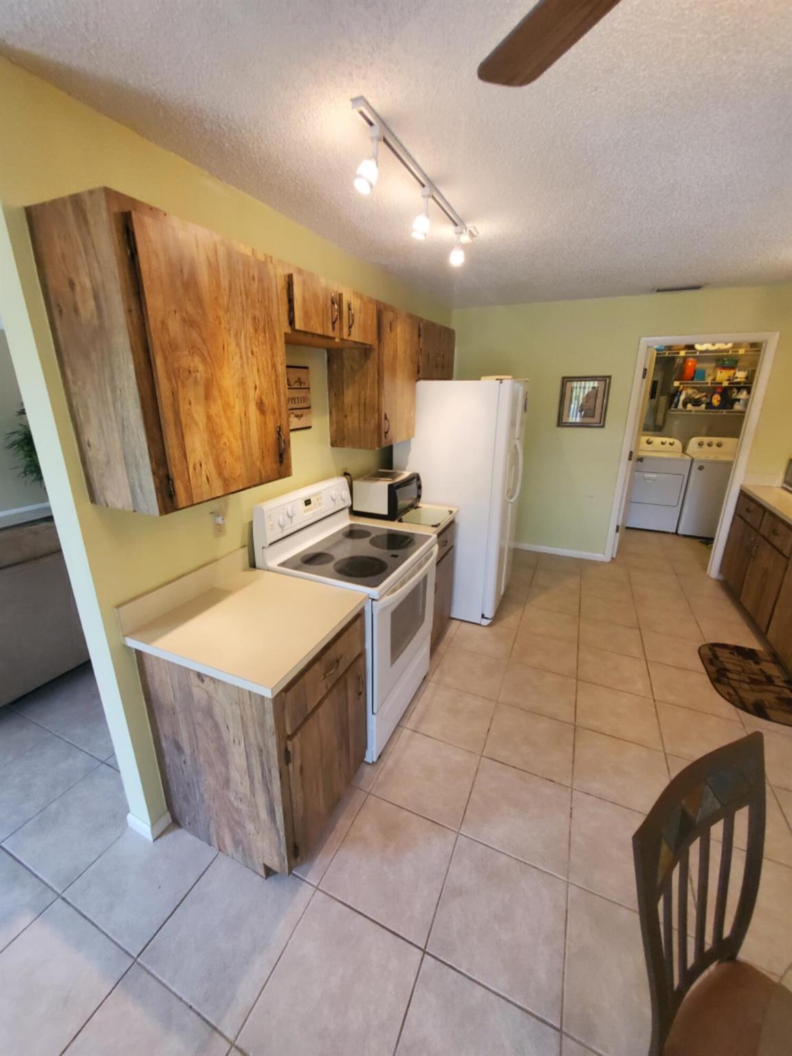 EASTVIEW VILLAGE SQUARE C - Residential