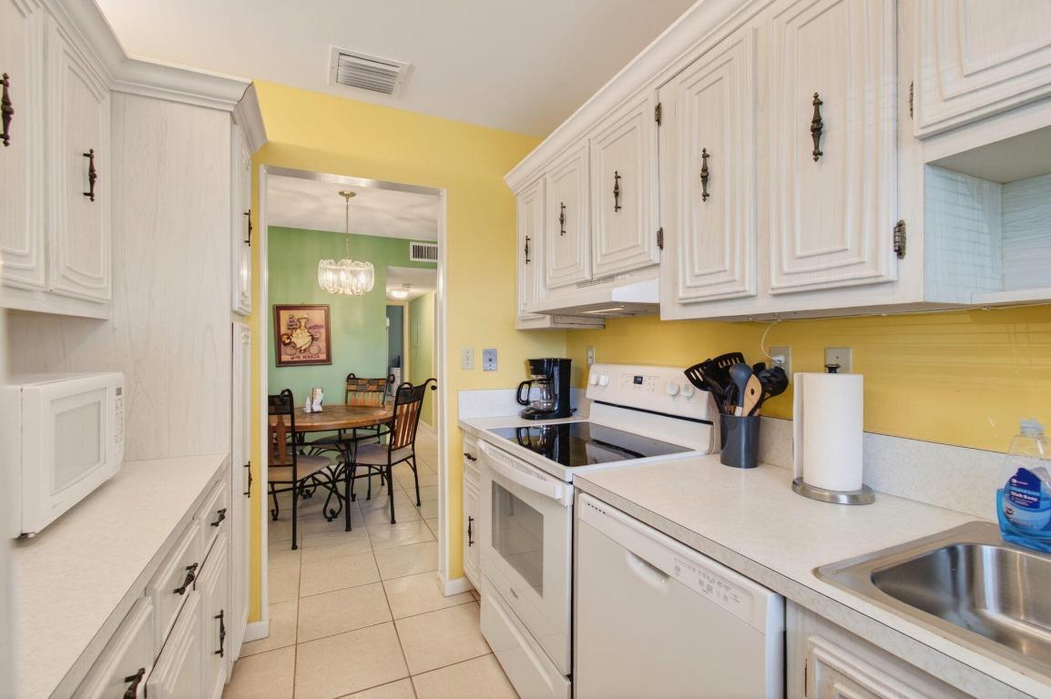 HIGH POINT OF DELRAY BEACH CONDO SEC II - Residential