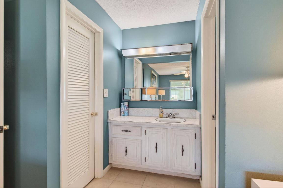 HIGH POINT OF DELRAY BEACH CONDO SEC II - Residential