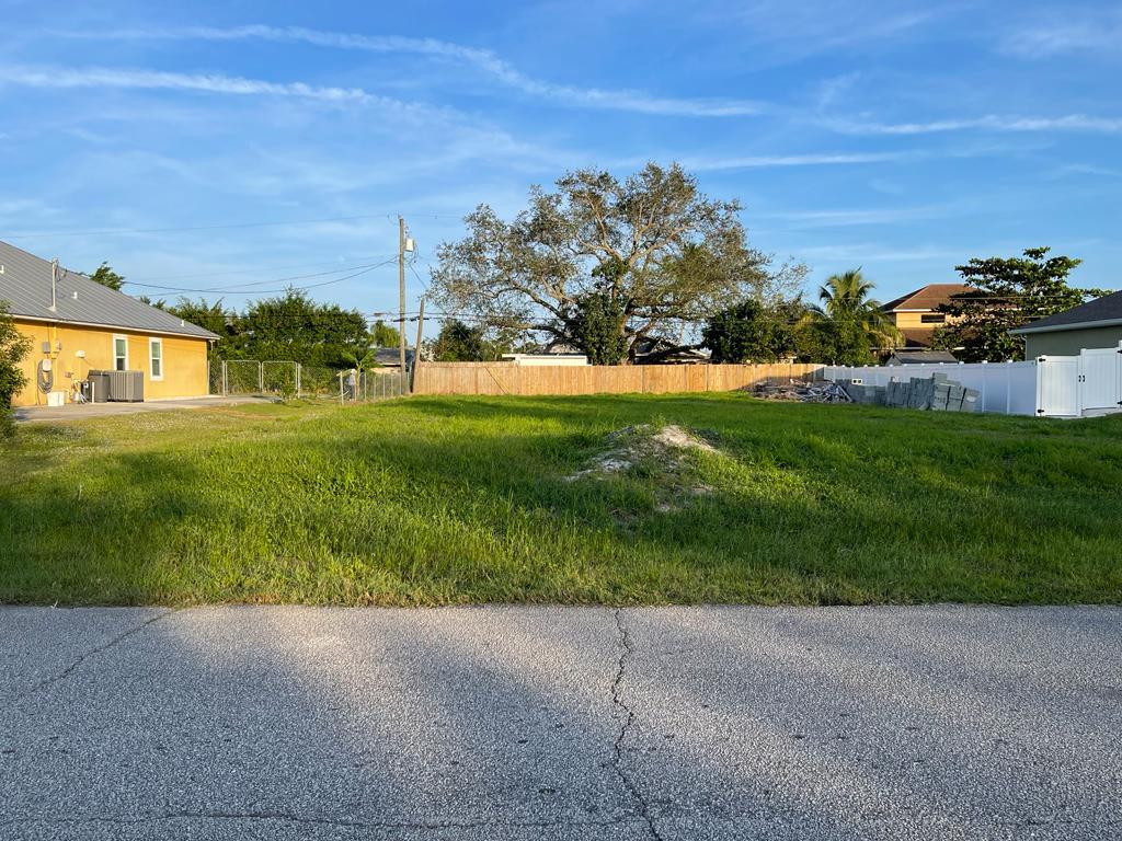 Ready to build? This lot is ready for you! Come take a look at this great opportunity to build your new home in this CLEAN .23 acre lot in an excellent location with easy access to i95 or Florida Turnpike. Close to shopping centers, restaurants, schools and medical facilities. NO HOA! NO RESTRICTIONS!
