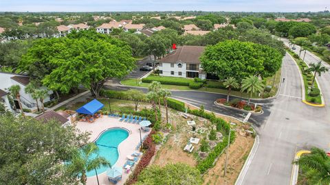 ME MYYMME FLORIDAN ASUNTONNE NOPEASTI JA PARHAALLA HINNALLA 5379 Verona Dr H - Corner Boynton Beach FL 33437