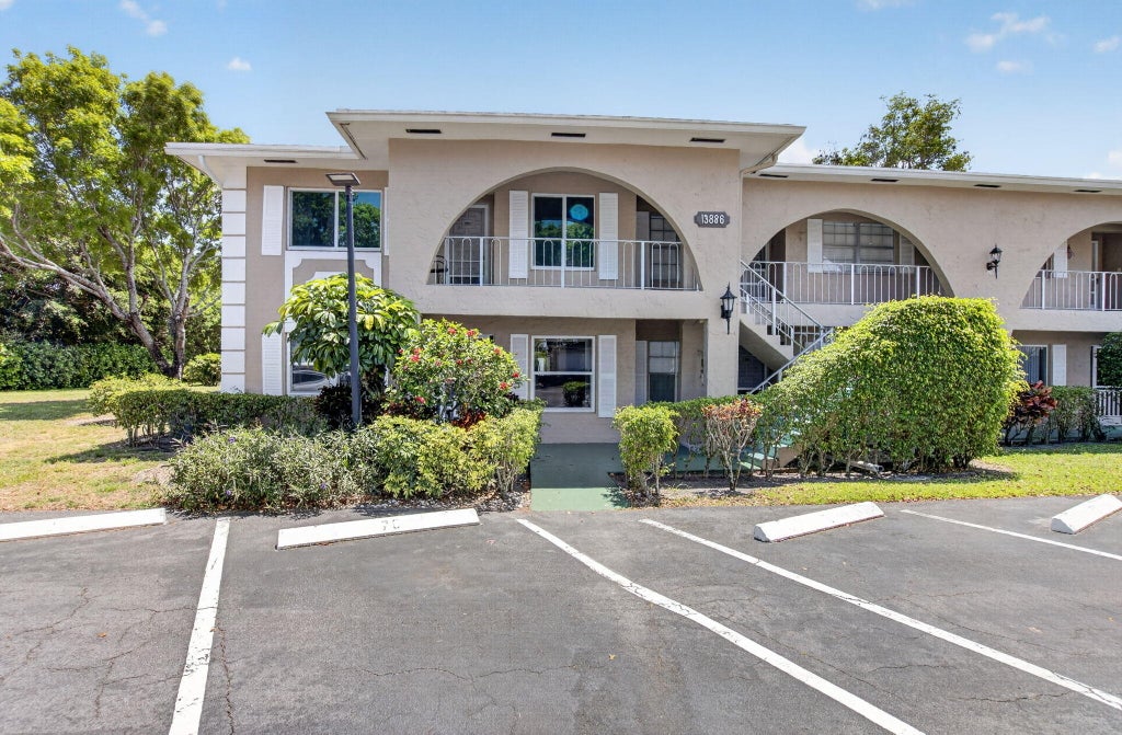 Photo of 13886 VÃ­a Flora A, Delray Beach, FL 33484 (MLS # B26013108)