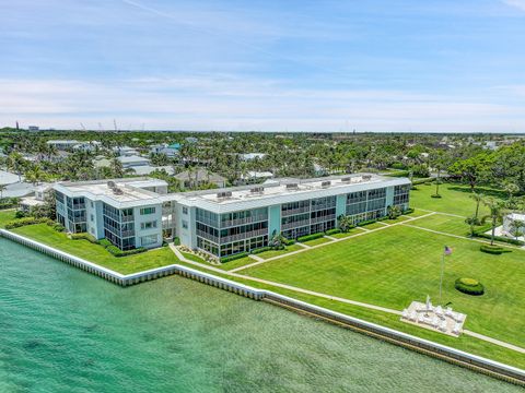 A home in Tequesta