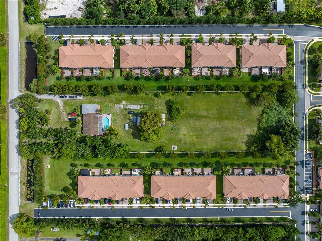 FLA. FRUIT LANDS - Residential