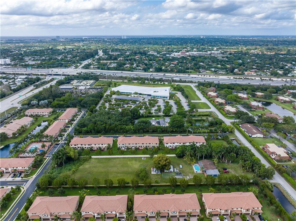 FLA. FRUIT LANDS - Residential