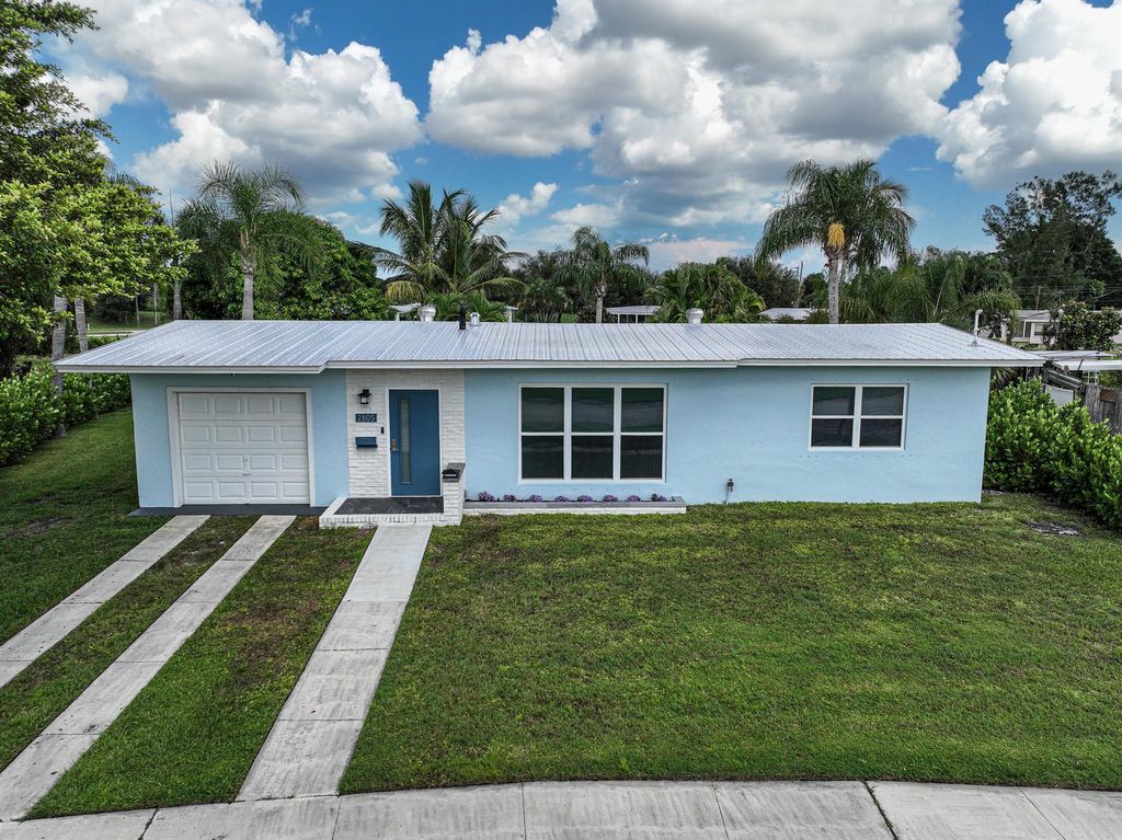 Photo of 2805 SE Pocatella Road, Port St Lucie, FL 34952 (MLS # R10921373)