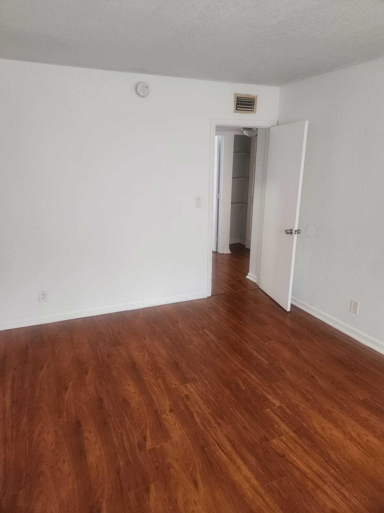TOWNHOUSES OF PLANTATION - Residential Lease