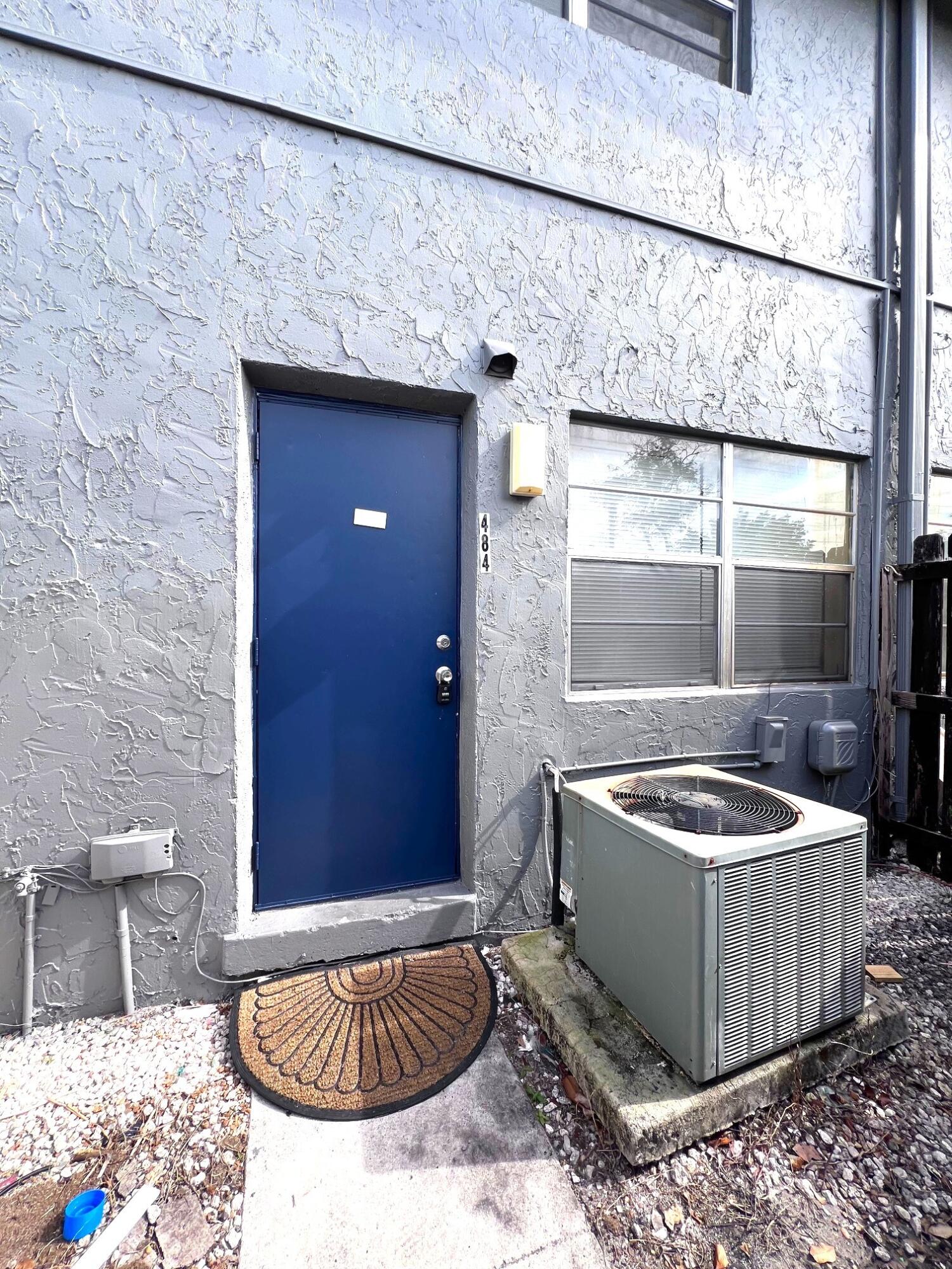TOWNHOUSES OF PLANTATION - Residential Lease