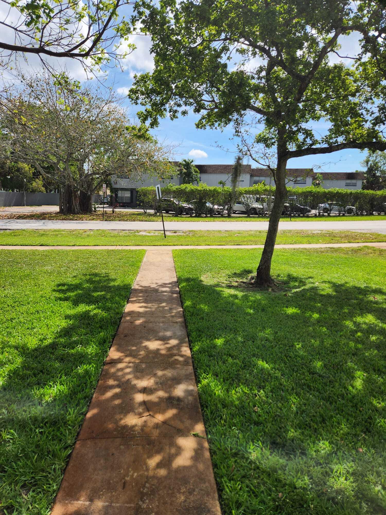 TOWNHOUSES OF PLANTATION - Residential Lease