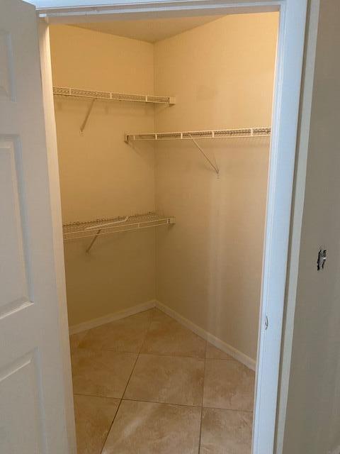 PALM LAKE CONDOMINIUM - Residential Lease