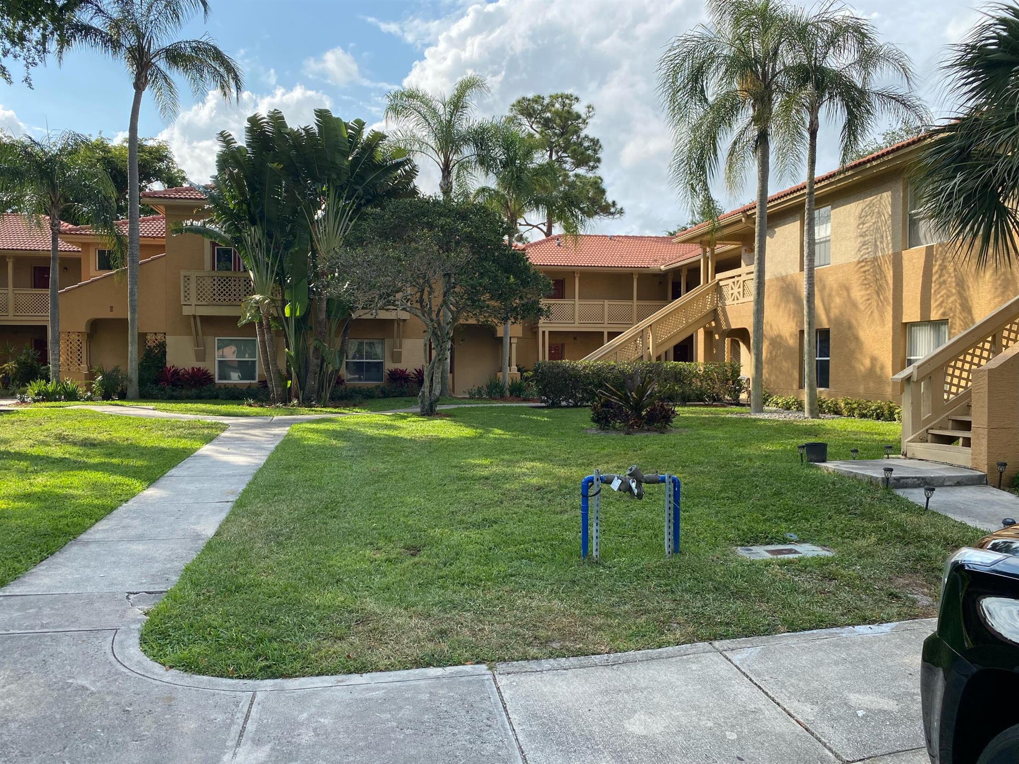 PALM LAKE CONDOMINIUM - Residential Lease