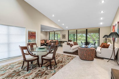 53 EASTGATE Drive B Boynton Beach FL 33436