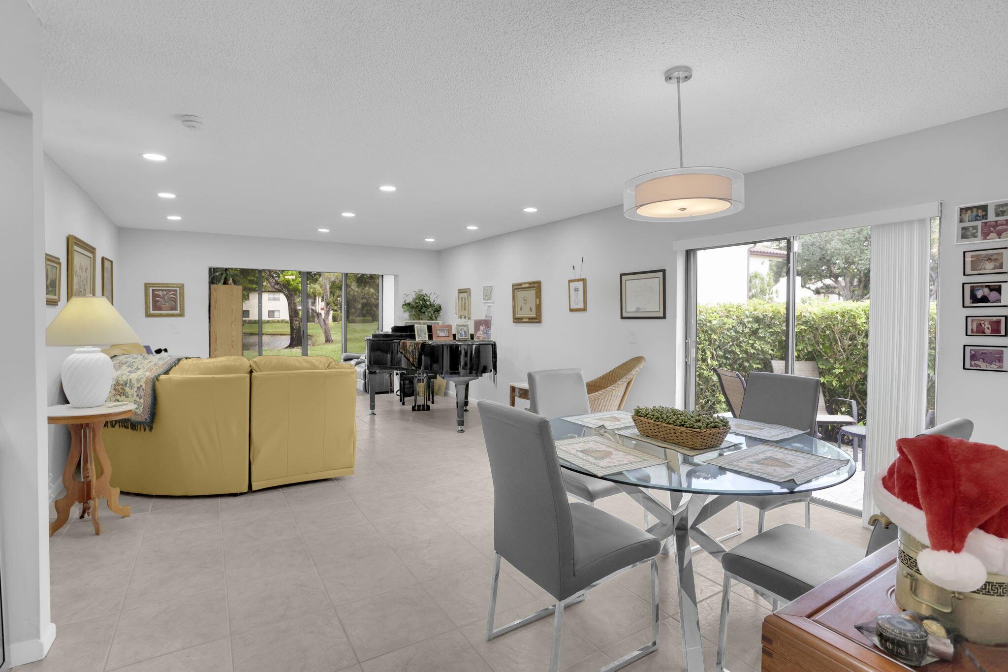 21863 Arriba Real 8j, Boca Raton, FL, 33433/$275,000 4 21863 Arriba Real 8j