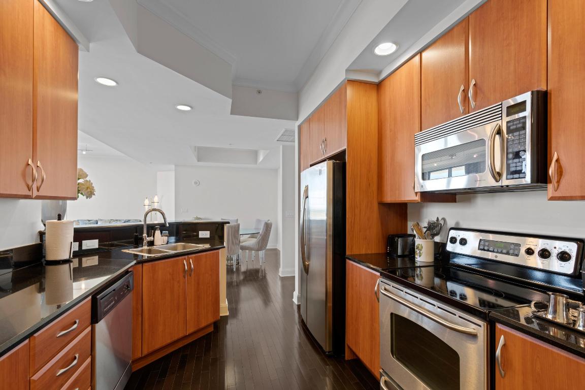 ONE CITY PLAZA CONDOMINIUM - Residential