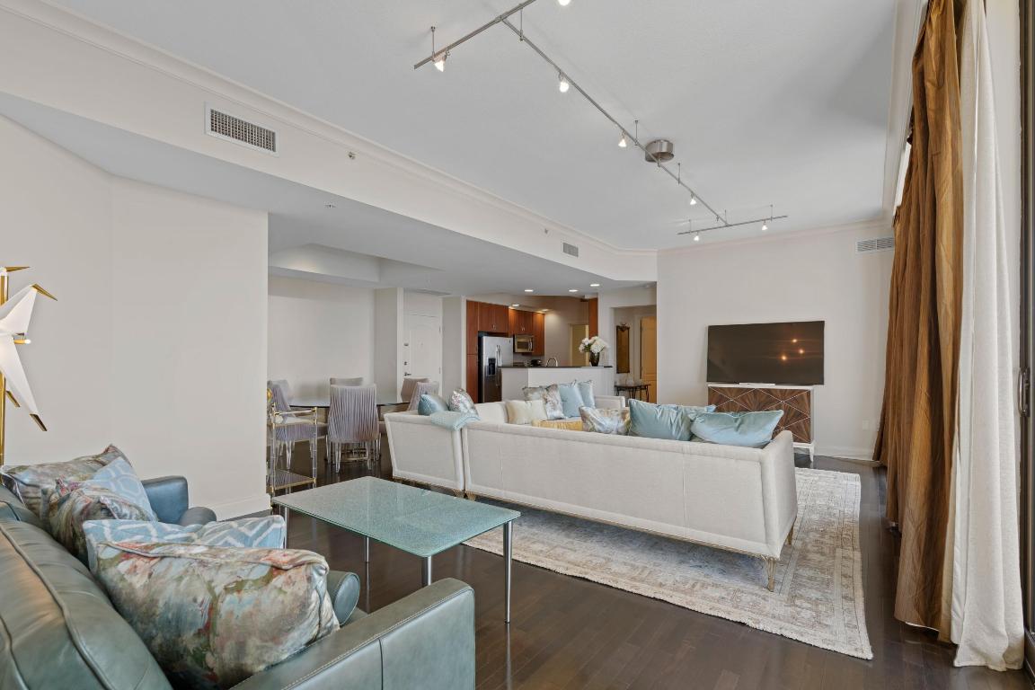 ONE CITY PLAZA CONDOMINIUM - Residential