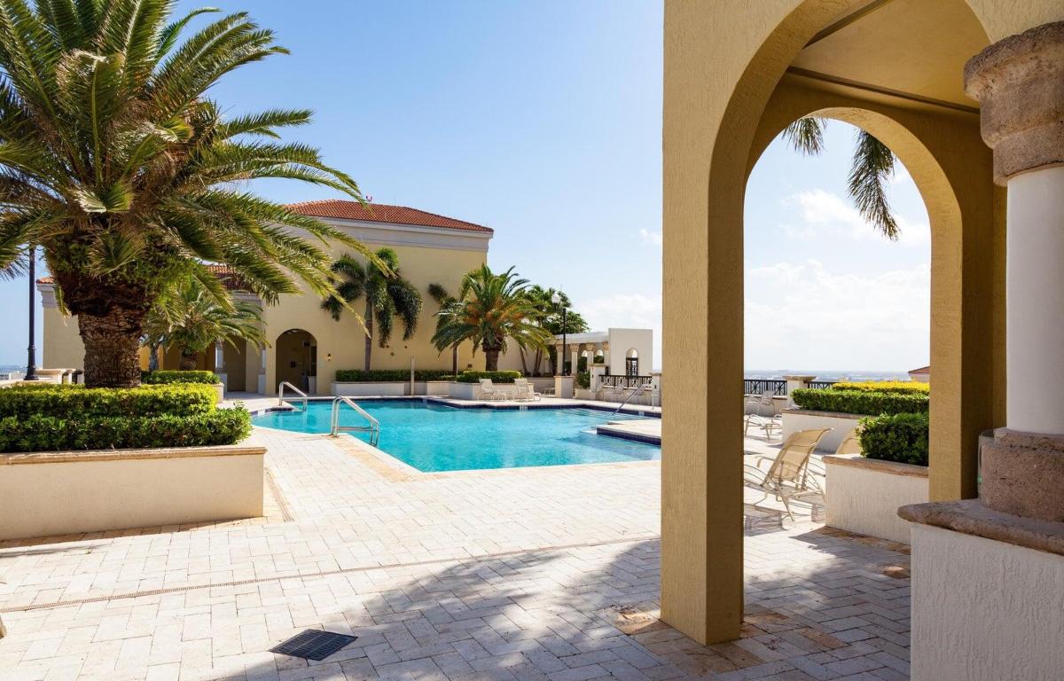 ONE CITY PLAZA CONDOMINIUM - Residential