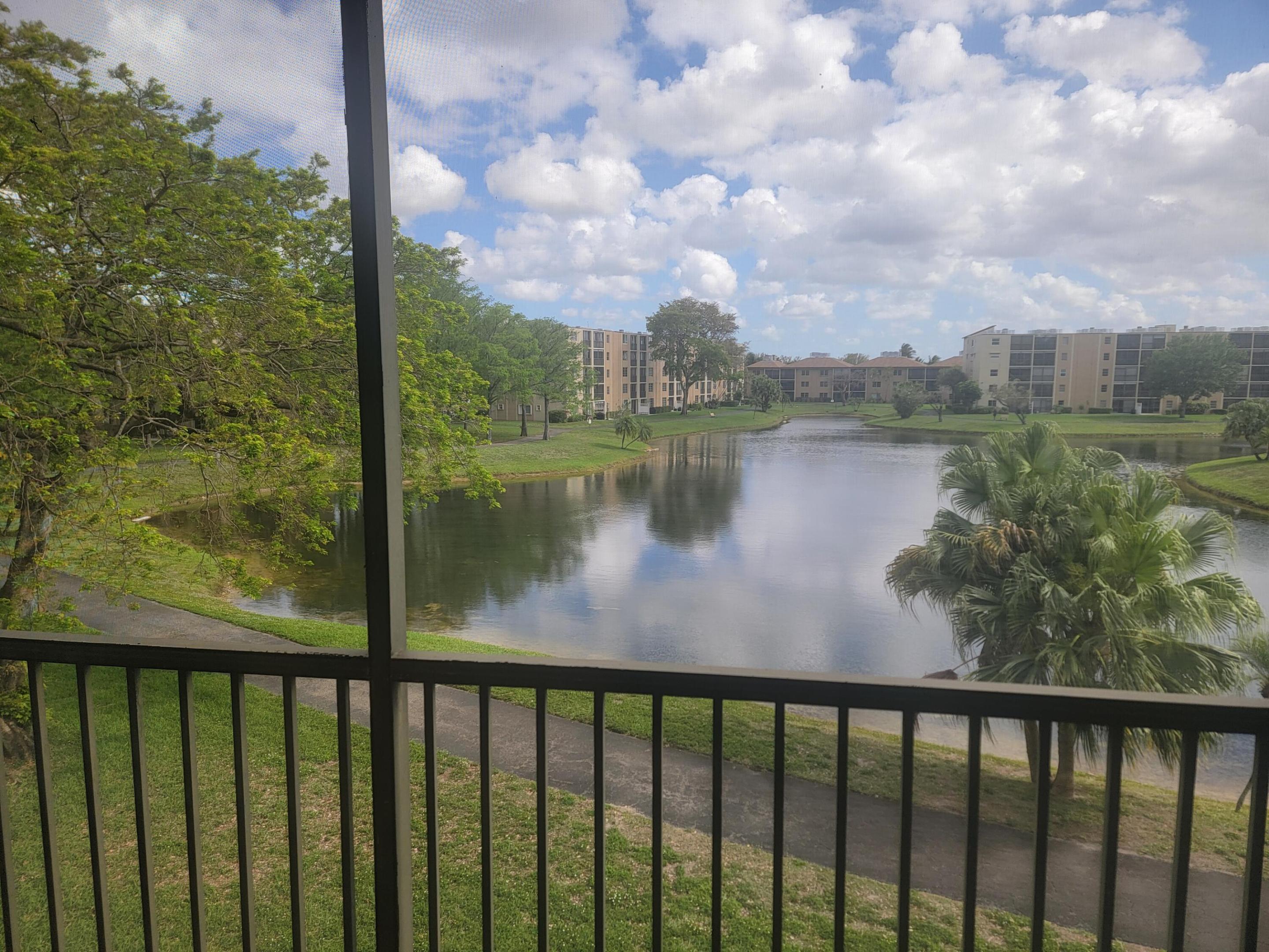 CASCADES OF LAUDERHILL - Residential