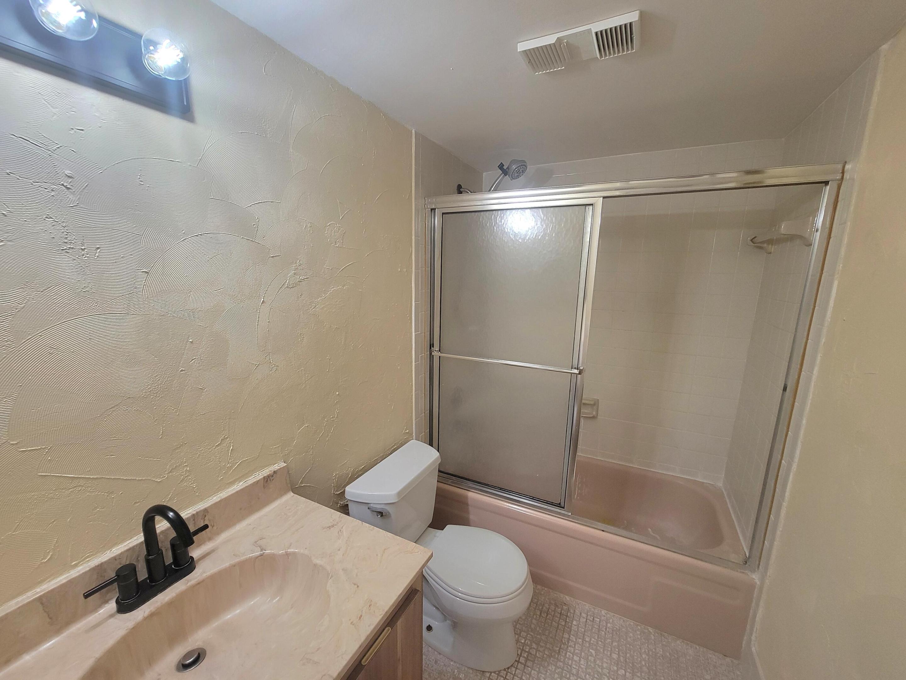 CASCADES OF LAUDERHILL - Residential