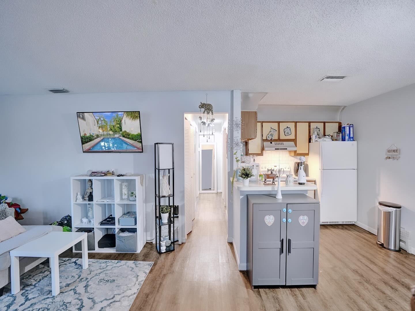 2828 Coral Springs Dr 2828