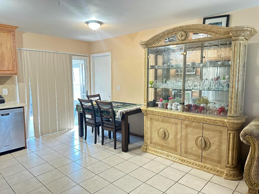 PORT ST LUCIE SECTION 42 1ST REPLAT - Residential