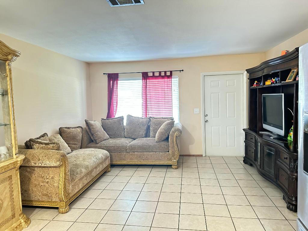 PORT ST LUCIE SECTION 42 1ST REPLAT - Residential