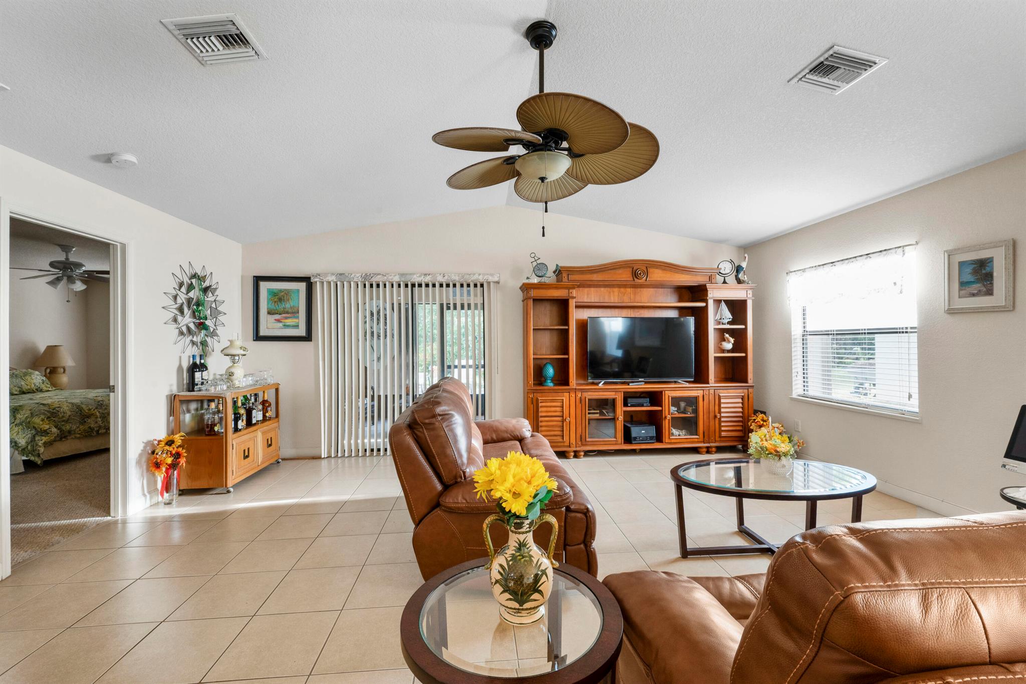 SPANISH LAKES LEASEHOLD E - Residential