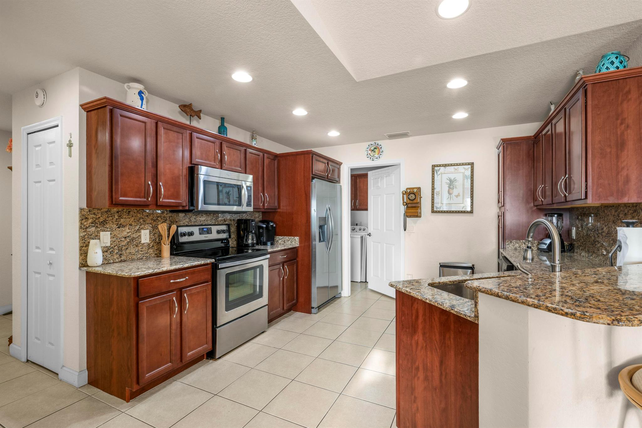 SPANISH LAKES LEASEHOLD E - Residential