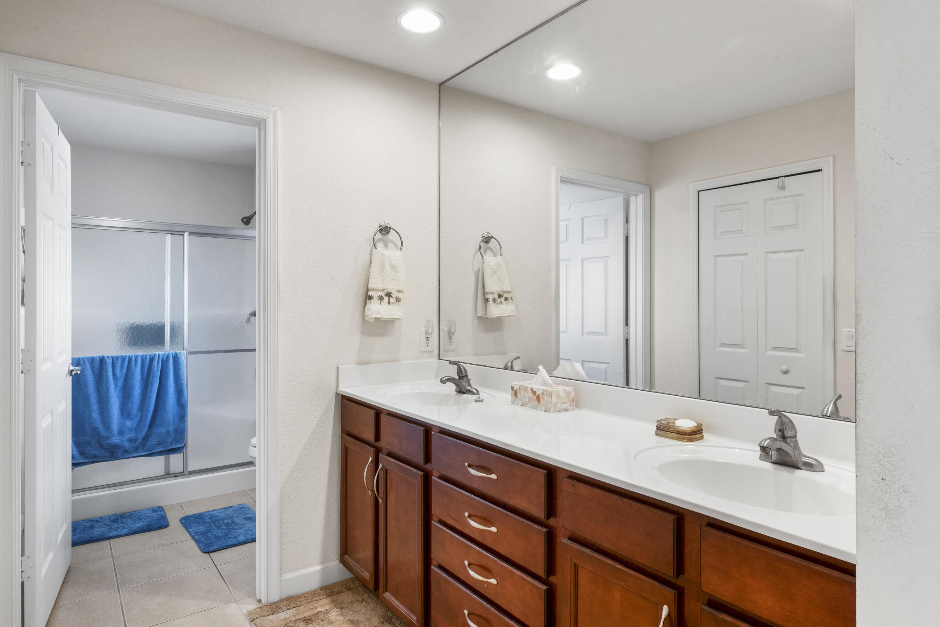 SPANISH LAKES LEASEHOLD ESTATES - Residential