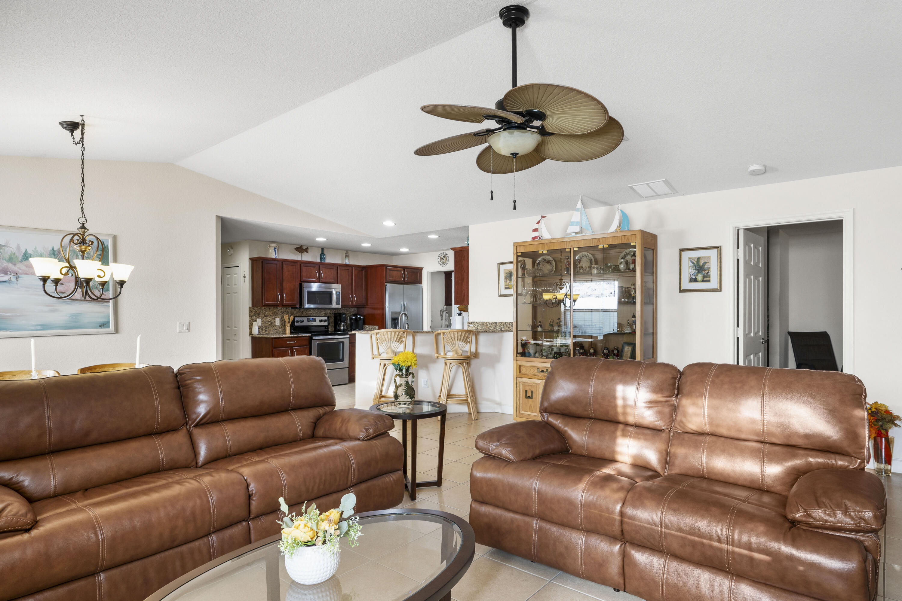 SPANISH LAKES LEASEHOLD ESTATES - Residential