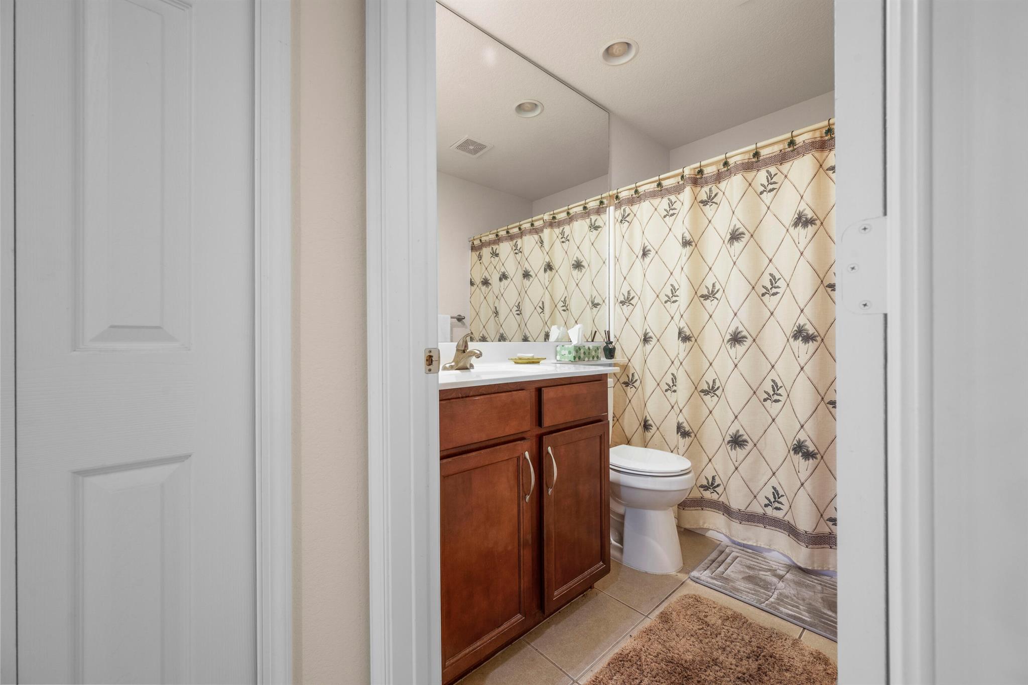 SPANISH LAKES LEASEHOLD E - Residential