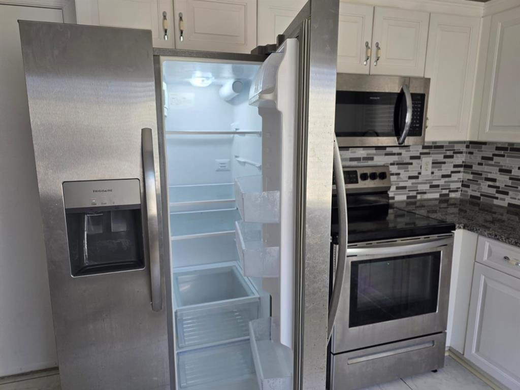 Olympia & York Residential - Residential Lease