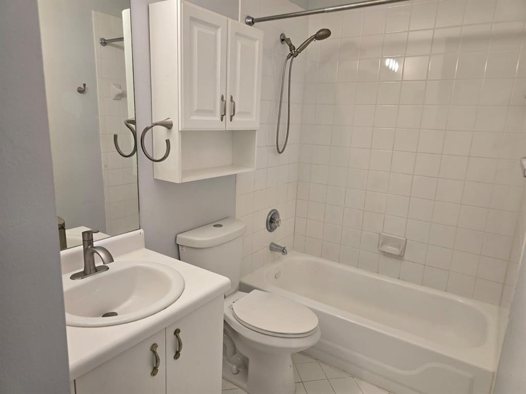 Olympia & York Residential - Residential Lease